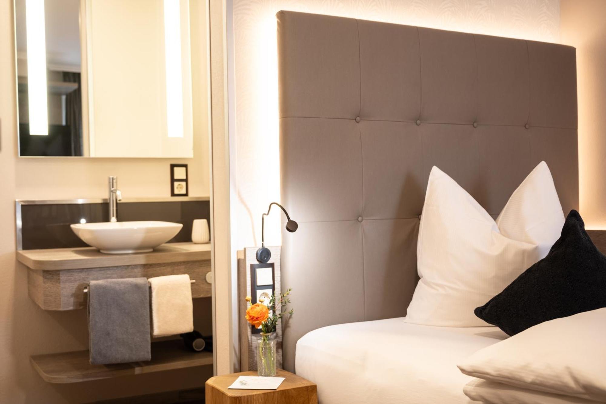 ארנסברג Hotel Menge "An Der Schlacht" מראה חיצוני תמונה